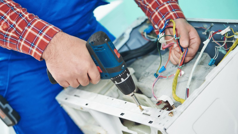 Zeytinburnu Tcl Tcl çamaşır makinesi kart tamiri – Su almama arızası orijinal parça ile giderildi. - Teknik servis örneği